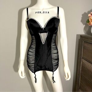 36D Vs Victoria’s Secret rhinestone Crystal  Black Satin Corset garter lingerie